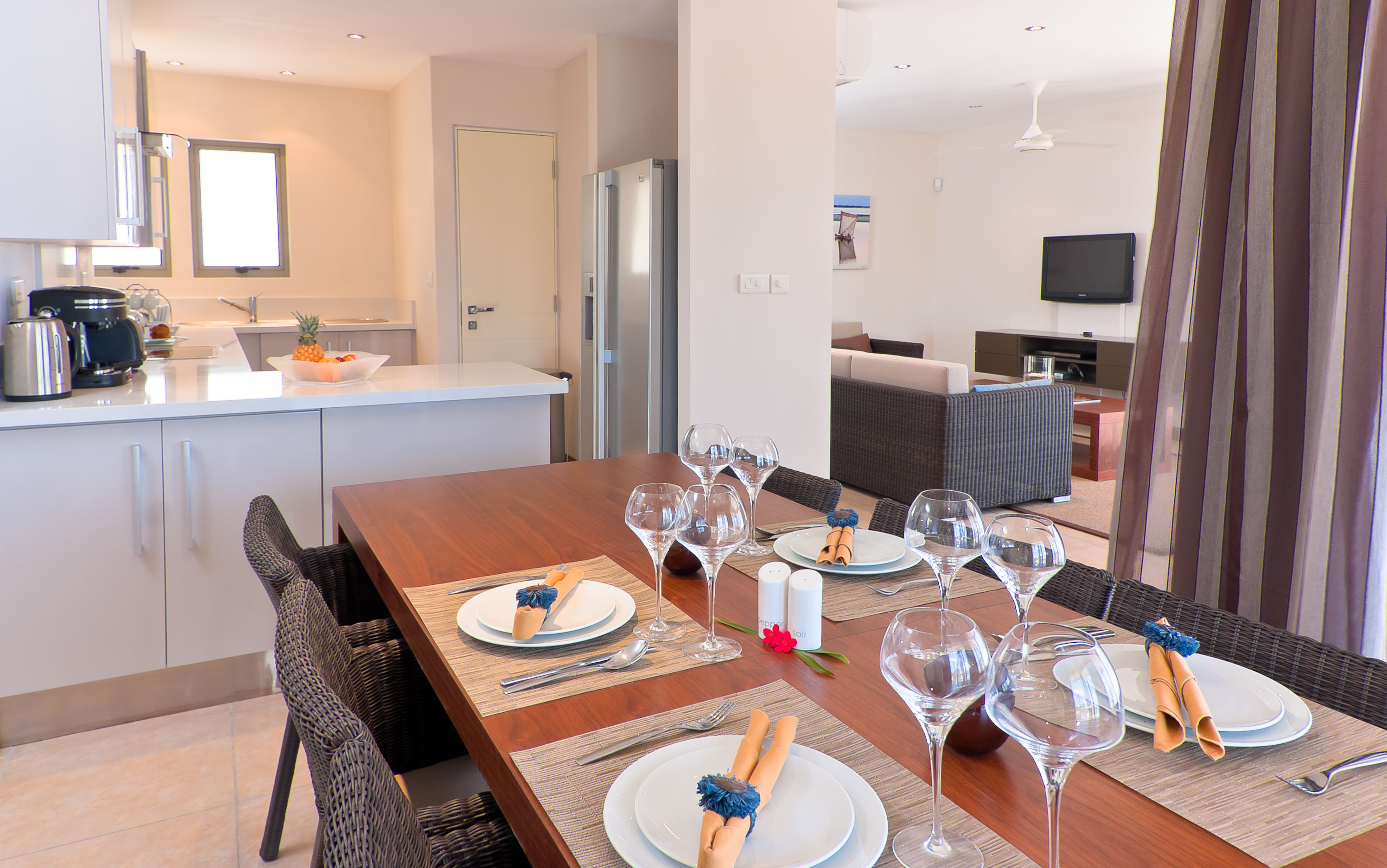 Bon Azur Elegant Suites & Penthouses Fully Equip Kitchen Interior dinning area Lounge